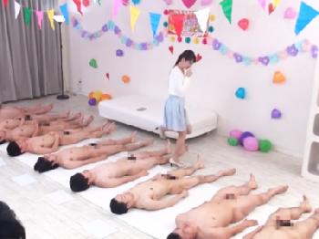 お好きなペニスに跨って騎乗位で膣内挿入したまま射精させてくださいW