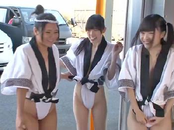 ふんどし法被の祭り女子たちと複数人SEX