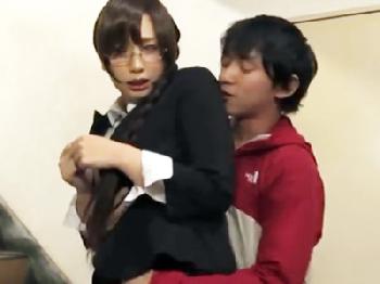 元生徒に秘密の弱みを掴まれて犯されるも中出し許可する巨乳家庭教師