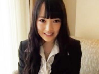 スレンダー女性会社員に履き古したランジェリーを売ってもらうついでにハメ撮りして思う存分おまんこ内射精