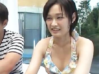 水着美女がミラー越しの彼氏の前で寝取られる