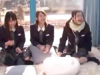 修学旅行の女子校生たちをナンパ→マジックミラー号に連れ込みガチ挿入
