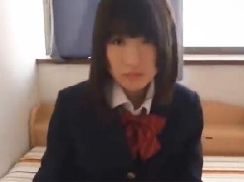 何をされても反応しないマグロ女子校生を連れ込みハメ撮り!!