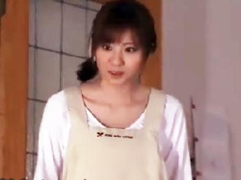 寝ている幼なじみにムラっとくる→夜這い性暴行