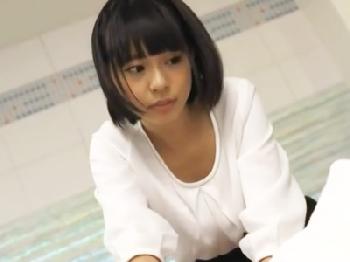 出張マッサージに来た女の子が可愛くて強姦W