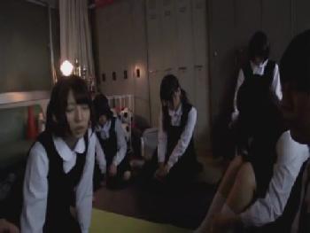 清楚な女子校生を教師の立場を利用して最後は中出し種付けSEX!!