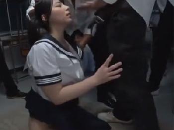 制服美少女の上原亜衣が放課後の教室で性的暴行されて強制アクメ