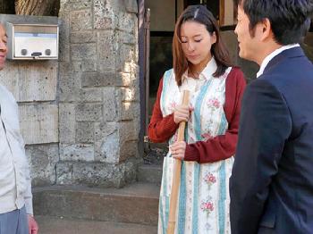 リクエストされるがまま性的ご奉仕もこなすしかない人妻家政婦