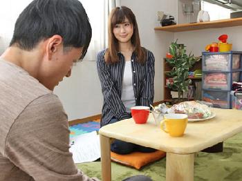 仲良しな世話焼き主婦友が家に遊びに来たので禁断の性行為する様子を盗撮