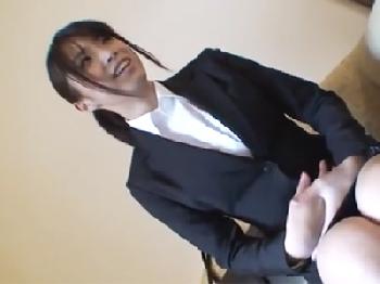 渋るクソ真面目OLを押しに押してハメ撮り成功W