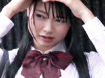 雨宿り中の女子校生の透けブラにムラっときた会社員が公衆便所で性的凌辱決行