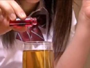 悪フザケで媚薬を飲んだ女子校生が欲望に勝てず同級生と種付け性交