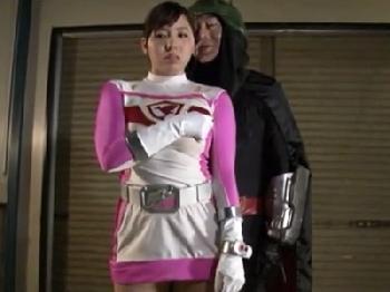 悪の組織に捕まり隠れ欲求を開放させられるヒロイン美女!!