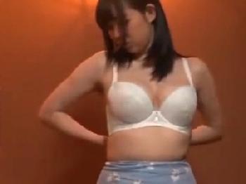 AKB似の美少女が変態マッサージ師に騙されて媚薬アクメ