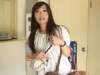 患者の性的欲望処理をするため毎朝急いで通勤するとても綺麗な白衣の天使W