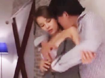 巨乳のハーフ美女と下を絡ませ熱を帯びた情熱的なSEX!!