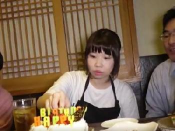 キュートな少女がヤバイ家族に誕生日を祝われる肉親性交乱交‥W