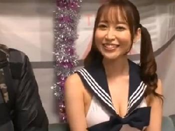 至高の性技を持つ篠田ゆうから堪え切って膣内射精権を獲得する執念深い中年男性