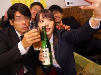 出張先で相部屋になった絶倫の上司に一晩中昇天させられ続けた新卒の女子社員