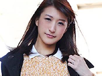 夫とのすれ違いから人肌求めて浮気する美しい素人人妻