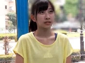 密着マッサージに定評のあるエステ美女がいきり勃ったペニスに観念して本番ハメ