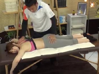 スポーツマッサージで恥骨を刺激され本番ゴムなし性交