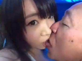 キモジジイとの膣射交尾を楽しんじゃう巨乳娘W