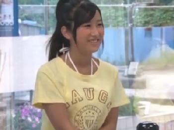 海でナンパした水着素人をマジックミラー号に連れ込み→マッサージと偽って中出し!!