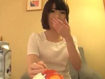 凄くオナニー姿を曝け出してくる膣孔にがっつり中出し