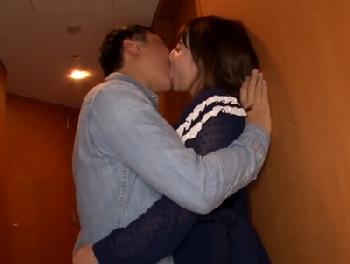 清楚でフワフワな雰囲気の素人美女が昼間からのディープ性交で恍惚アクメ