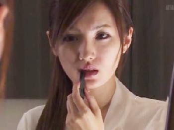 夫に内緒で中出し密通性交を繰り返す背徳人妻