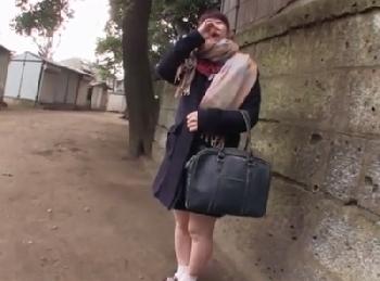 少しイモっぽさが残る女子校生が学校休んでハメ撮り→学業よりも性に夢中なむっつりすけべ