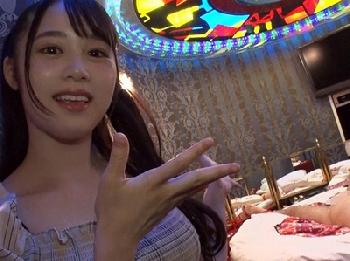SNSでバズりが欲しくてエロバカ動画を上げまくるオバカ女子校生!!