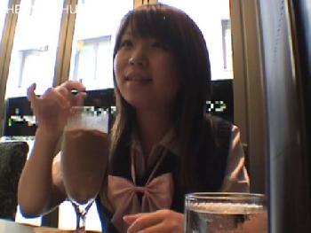 芸能界に興味があるという素人女子校生を言葉巧みに騙してハメ撮りする冷酷非道な男