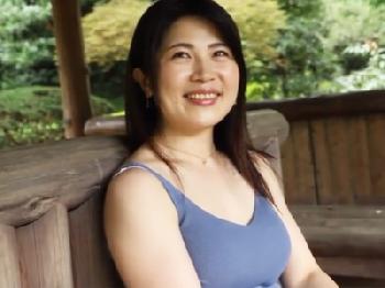 子持ちのアラフォーマダムが夫に内緒の浮気旅行でハメ撮り