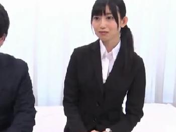 小さい肉棒で悩む後輩に自信を持たせる為にSEXしてあげる女性会社員