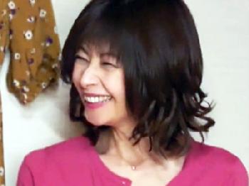 小さい頃から憧れていた母の友人に告されて身体の関係にW