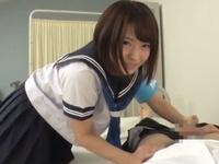 保健室で休んでる男子を小悪魔な痴女女子校生が騎乗位で中出し搾精!!