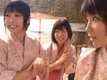 旅館で働いている痴女娘達に狙われてしまい抗えずに極楽性交→精液タンク尽きる