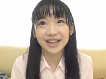 避妊具未装着で膣内射精されるもどこか嬉しそうな彼氏持ち素人女子大生娘