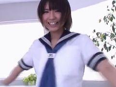 セーラー服着衣のままローション塗れのソーププレイをする女子校生