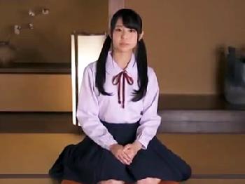 清楚でスレンダーな美少女女子校生とディープ性交で精液顔面射精