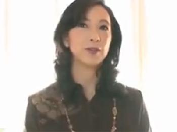 もう長年ご無沙汰な熟女人妻が数年ぶりのペニスで子宮へ直接精液ぶっかけられて腰砕け