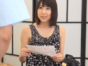 オイルエステで潮を吹かせて恍惚絶頂させた童顔巨乳の若妻にゴムなし挿入腟内射精!!