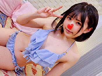 凄くキュートなビッチに避妊具未装着で膣内射精