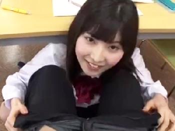 彼女持ちなクラスメイトを刺激的に誘いコンドーム非装着の膣内射精交尾誘発する痴女女子校生!!