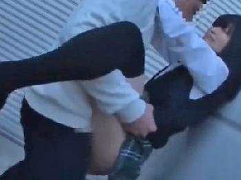 クズすぎる痴漢男に性的暴行顔面射精される女子校生