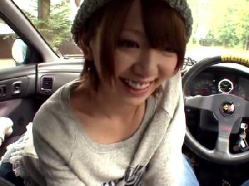 アッシーのお礼に車内で射精するまで口内性交してくれる超キュートビッチW