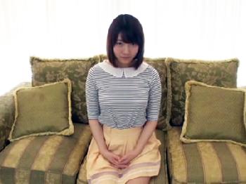 地味目女子が様々なコスプレ着用→なりきりセックス開始で興奮度全開