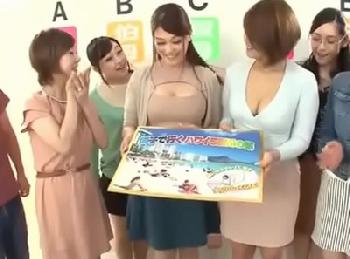 とても綺麗な母親とオバ姉妹が勢ぞろい!!オール巨乳の家系に限定して実息子と肉親タブー交尾